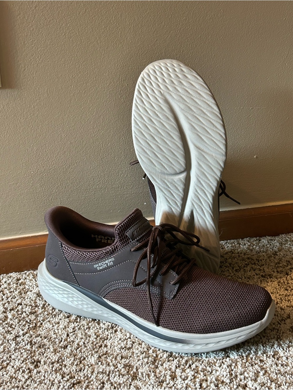 Skechers Swift Fit Men's Brown Performance Lace-Up Sneakers size 10.5